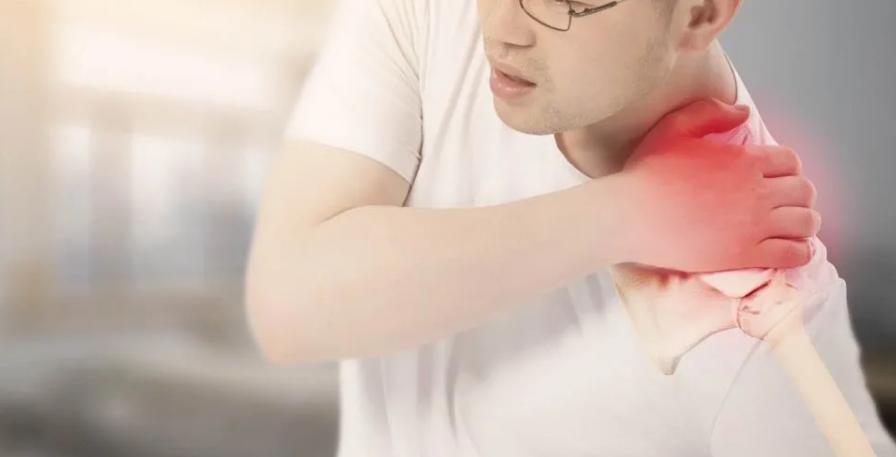 右肩疼了6个月查出肺癌，身上5处出现疼痛，或是癌症和疾病的征兆