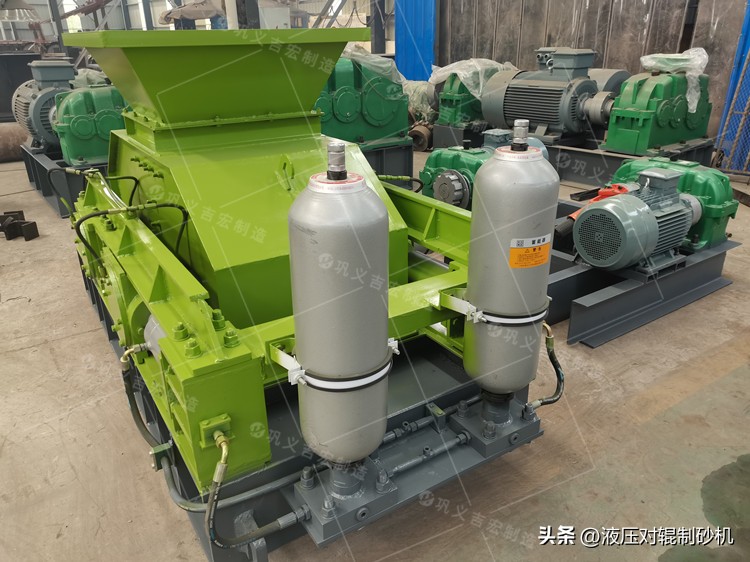 双辊式石头粉碎机,液压双辊破碎机报价