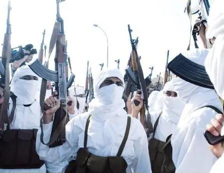 一代枪王ak-47的诞生史,为什么ak-47这把枪那么火