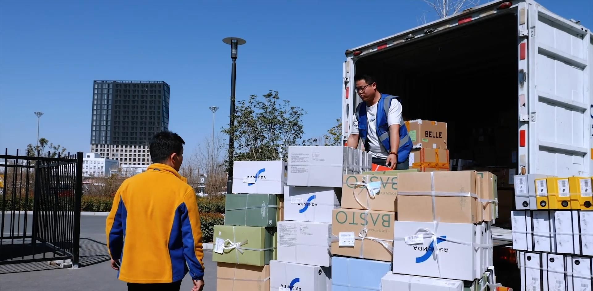 每一辆都是高品质!江西五十铃翼放轻卡助力服装运输车队高创收