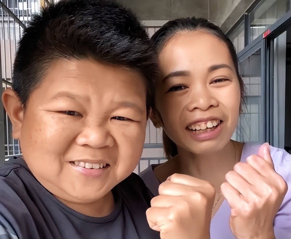 网红小六正面解释团队解散:无力承担员工开支,却被骂咎由自取