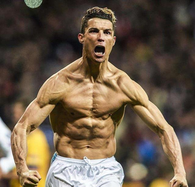 今日侃球会聊聊近期足坛热事,哪里可以看国足对战曼联