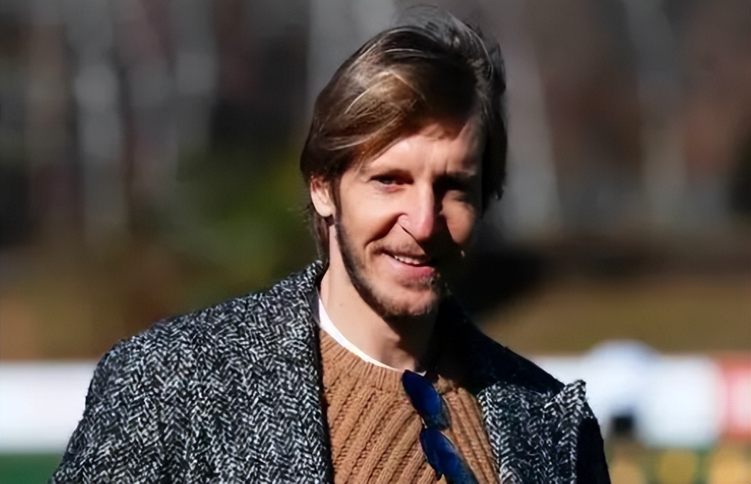 07年ac米兰圣西罗欧冠捧杯,07年ac米兰欧冠决赛