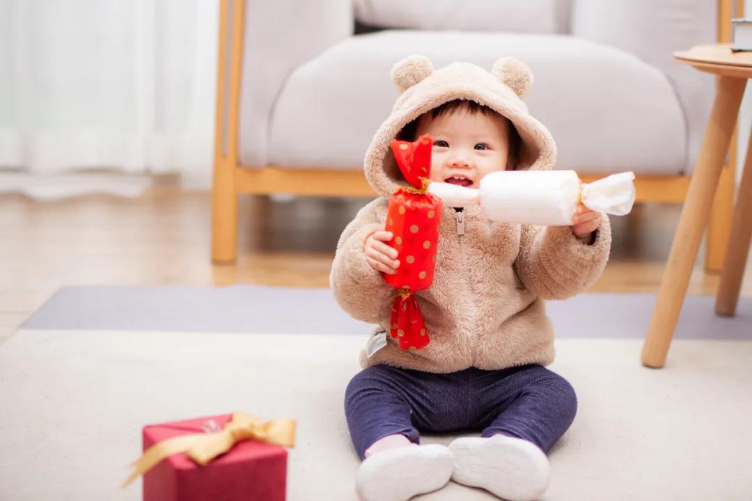 长期错用眼药水男童几近失明,孩子突然眼睛模糊用什么眼药水