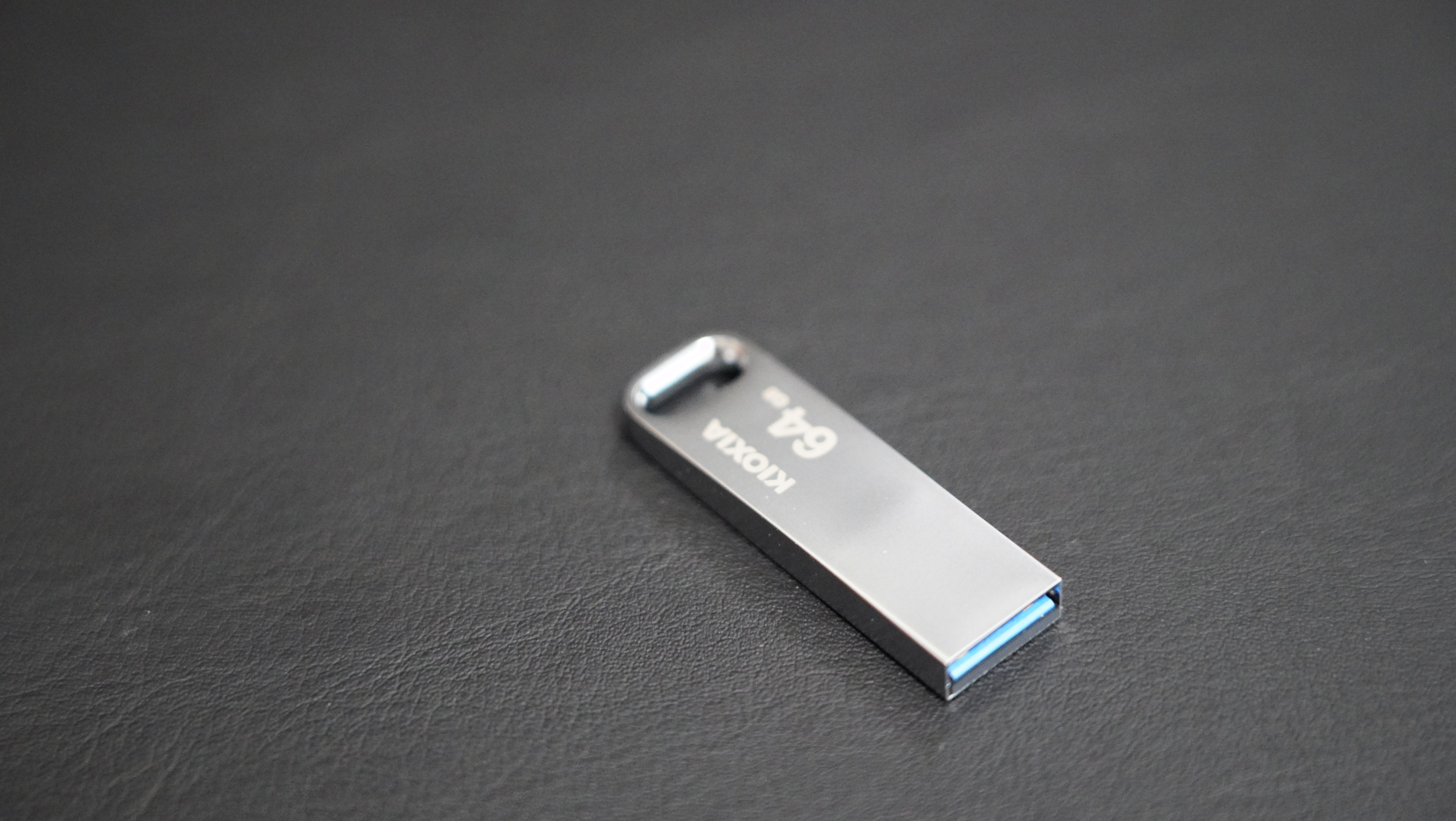 布置书桌的便宜好物,书桌桌面布置必备物品推荐