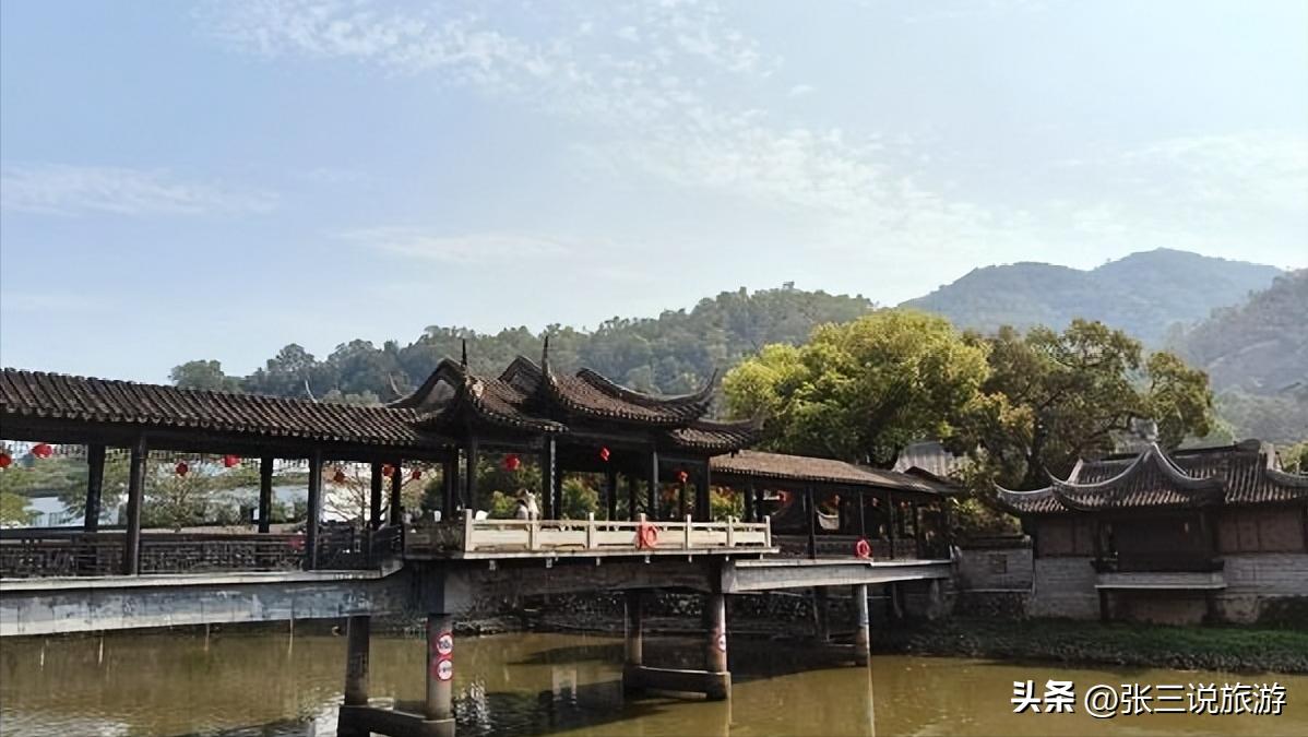 庄重的城市，在广东中南部，以“伟人”命名，被誉为“华侨之乡”