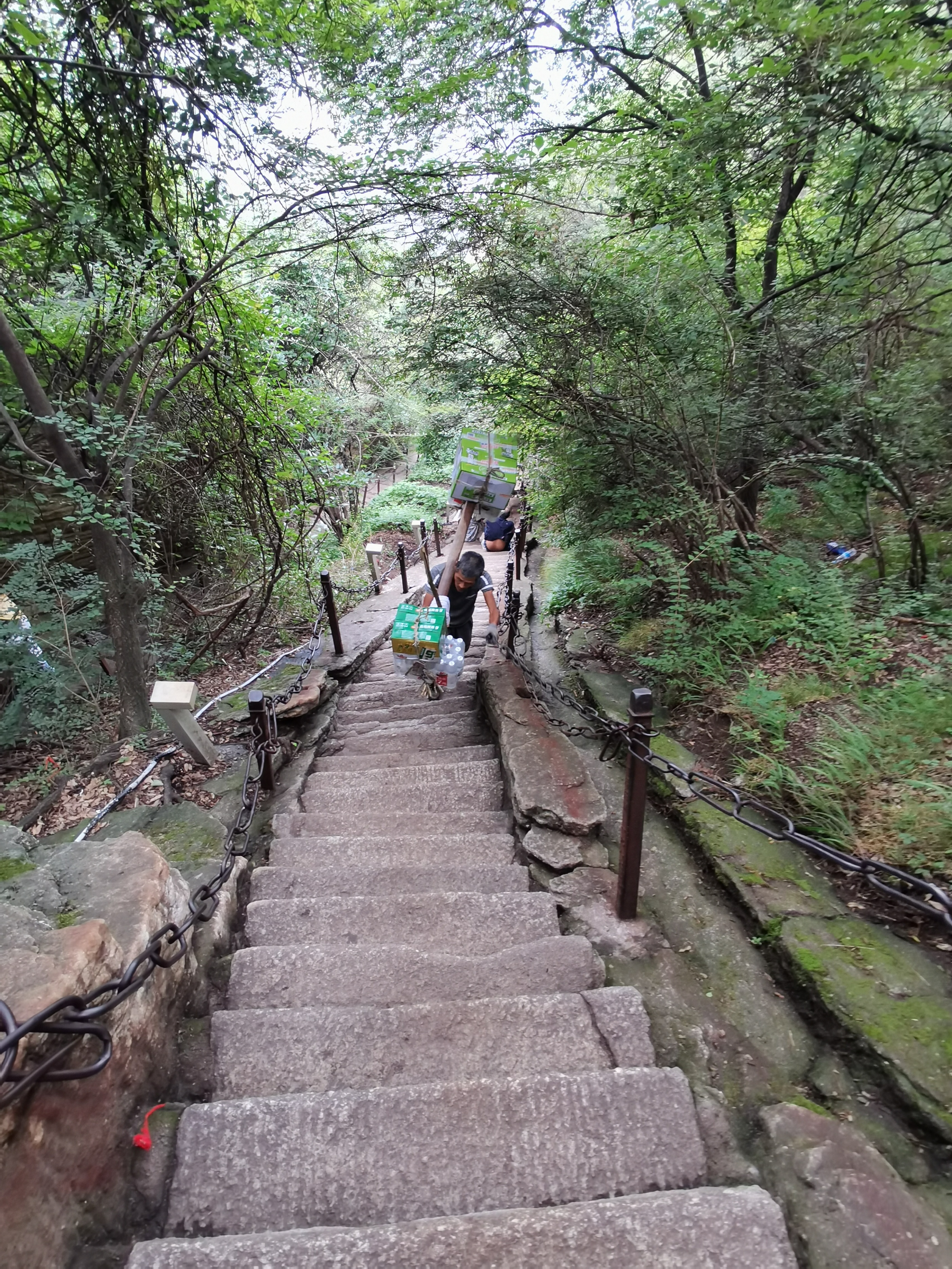 徒步华山悲惨场景,徒步华山要过哪些景观