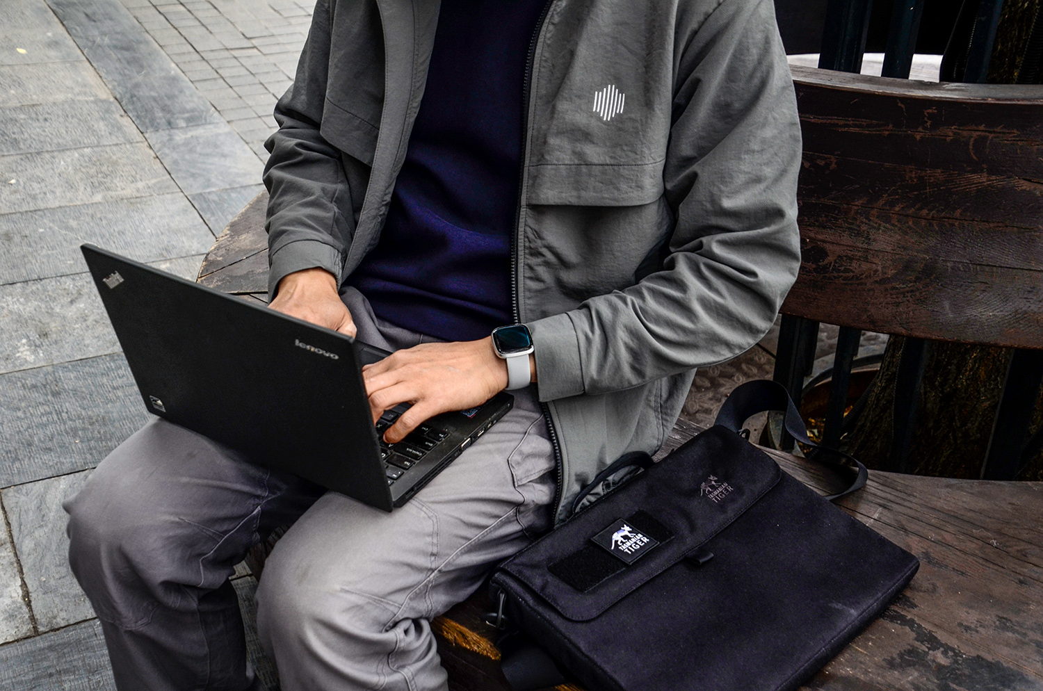 冷风、湿热、油污、真菌统统被吸走：单导黑洞夹克