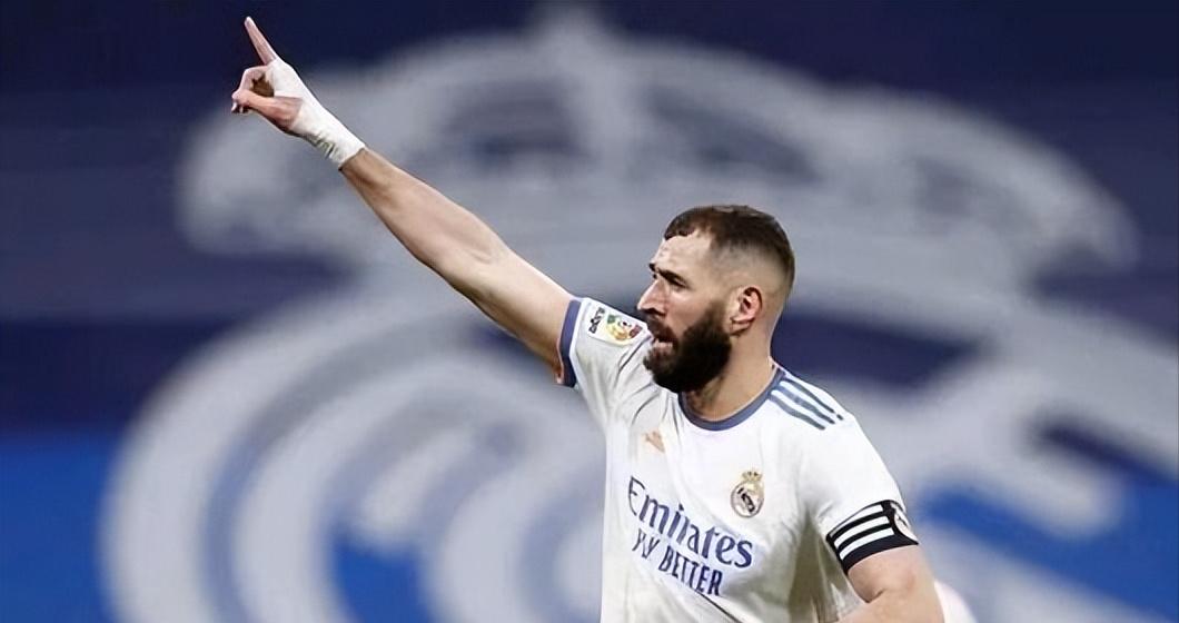 伪球迷不知道的球星,梅西加冕球王c罗球迷反应