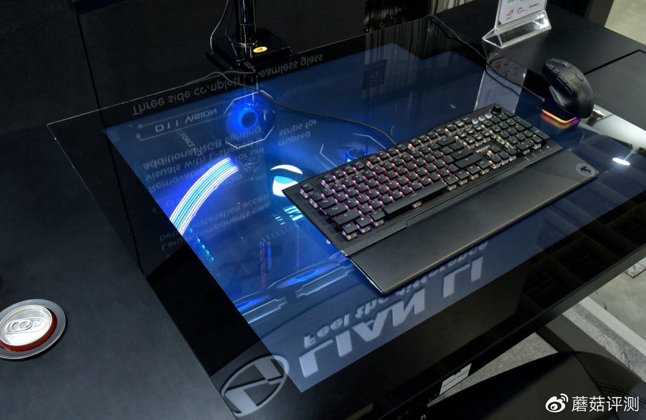 联力dk电脑桌,联力dk水冷桌特别版