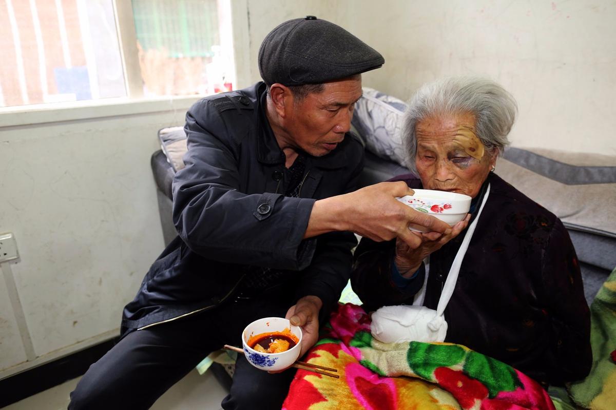 亲人临终前应该做什么,临终之前要跟父母说些什么