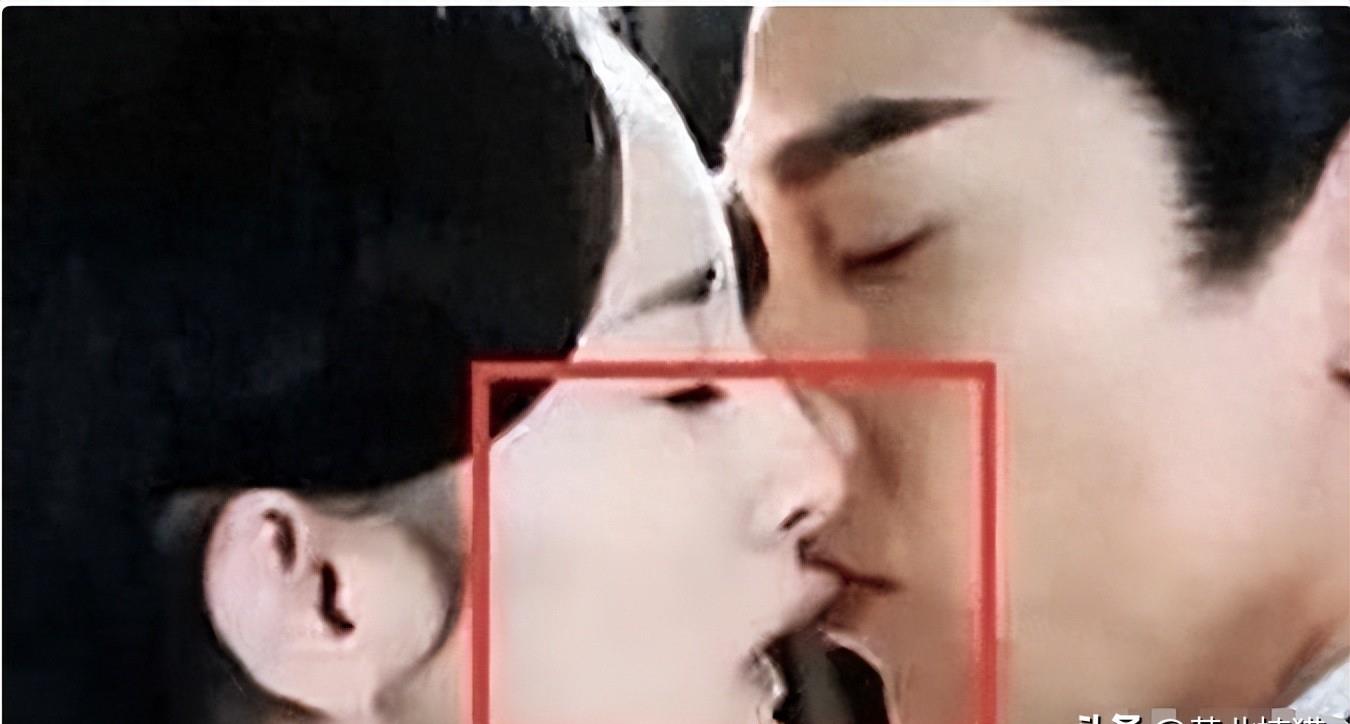 *绑捆**露大胸、台词乱来，这些“*辱侮**观众”的剧情，真把观众当傻子