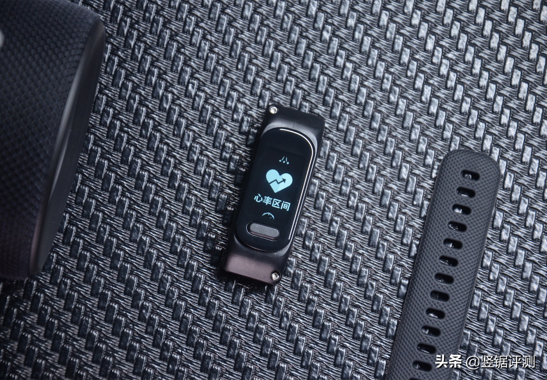佳明手环4和5哪款好,garmin佳明vivosmart运动手环