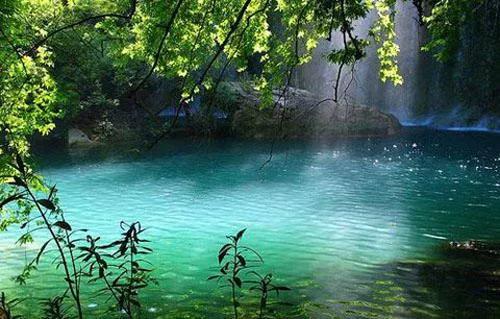 「新梦文学」同题专刊：东边日出西边雨】