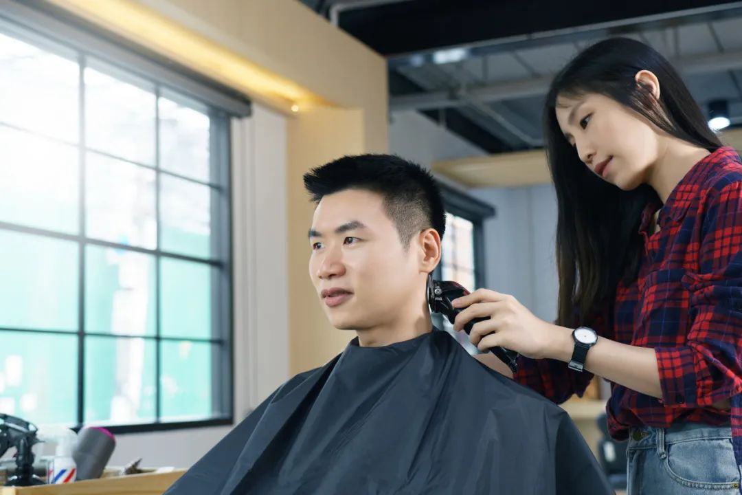 不推销不办卡的美睫店,快剪店为什么做不起来