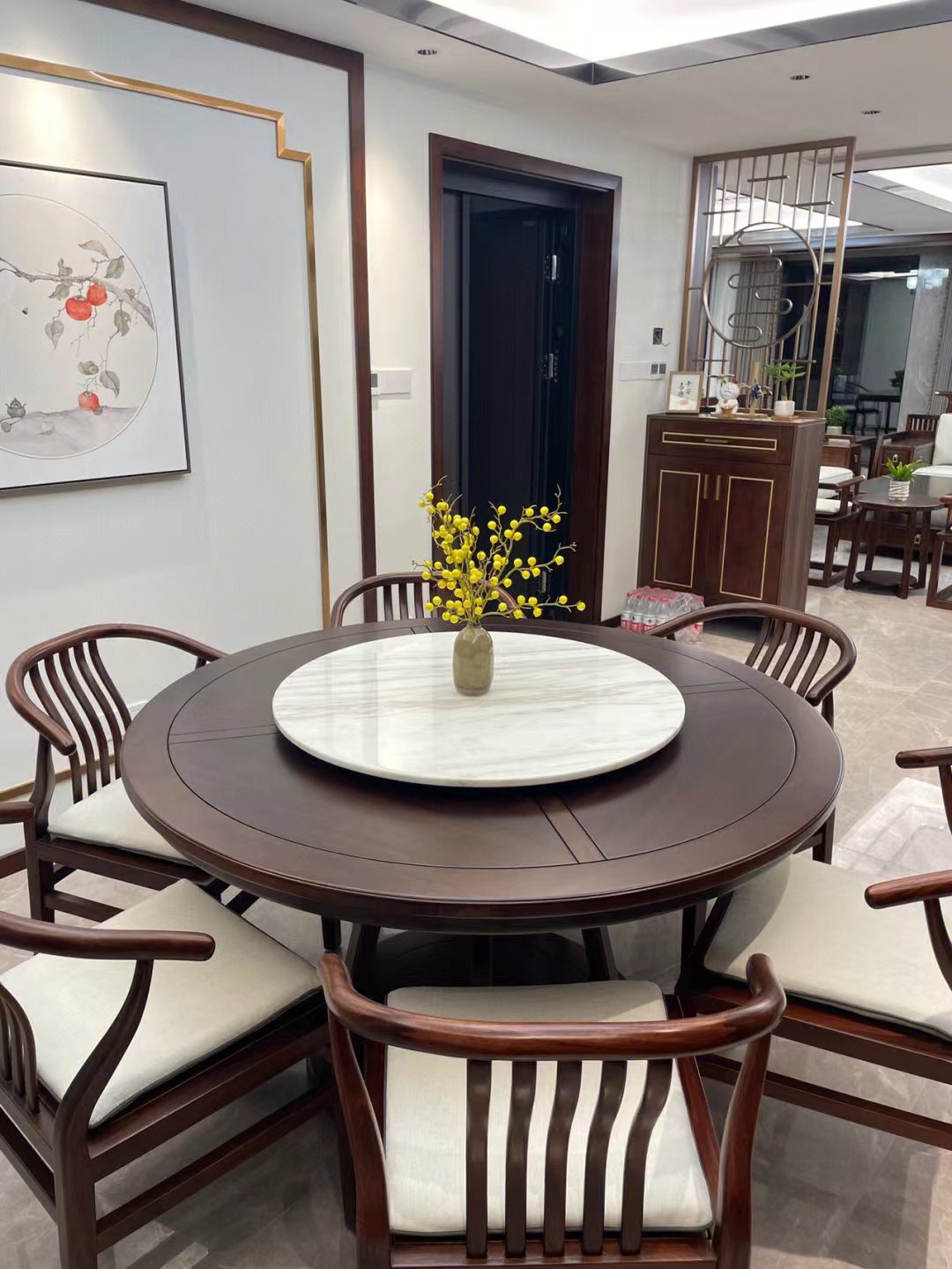 南康新中式实木餐桌圆桌带转盘,新中式家庭高档纯实木圆桌