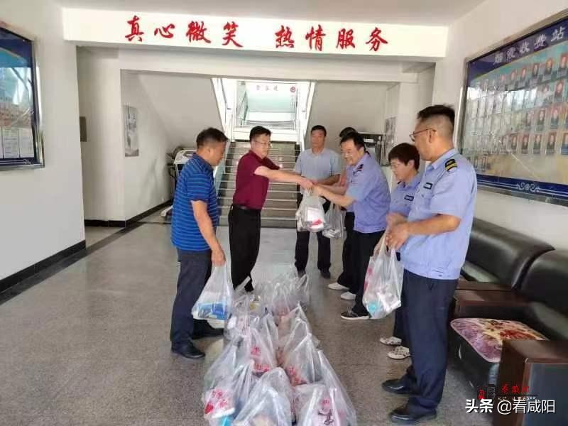 高温下的坚守公路人,酷暑高温下的坚守