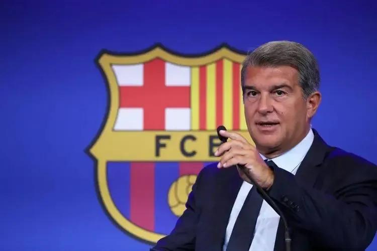 拉波尔塔发布会说要尽力挽留梅西,拉波尔塔为什么要让梅西无球可踢