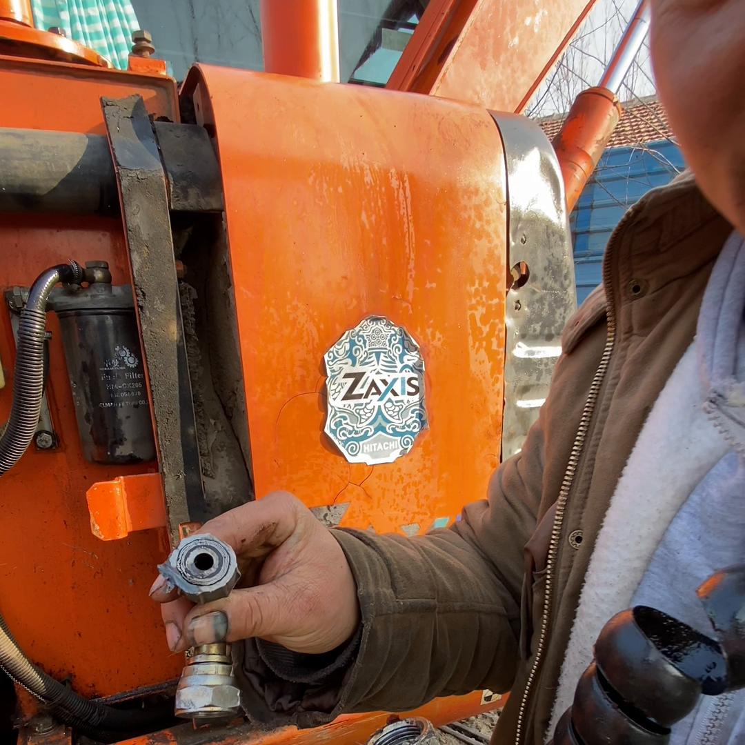 日立70挖机往前走无力往后走正常,日立70挖机旋转不快