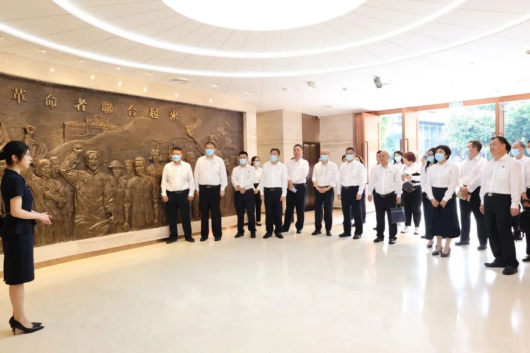 党组织开展重温入党誓词活动,派出所开展重温入党誓词活动