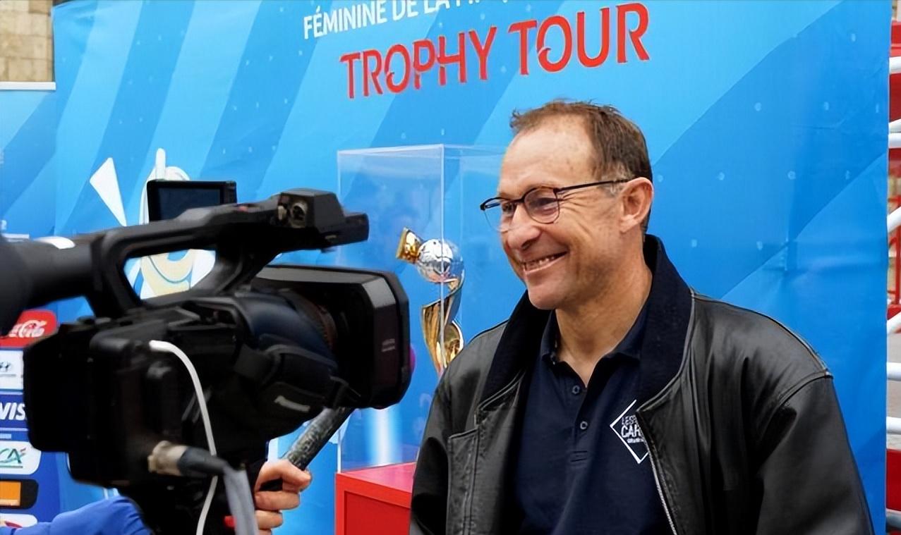 法国吉鲁替补出场,吉鲁个人资料简介