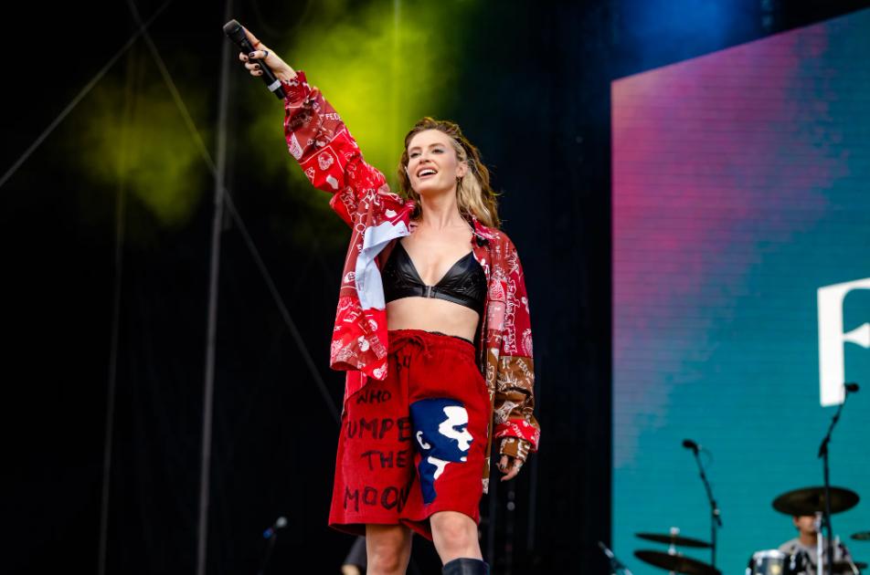 她半裸，姬情，写歌怼前任