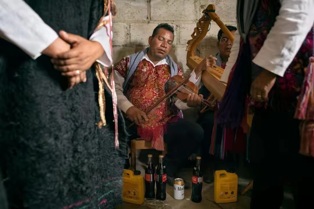 民众只能喝可乐？墨西哥水资源极度匮乏，为何仍在抽水生产可乐？