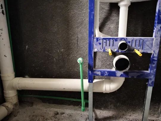 壁挂马桶好冲吗,非承重墙可以装壁挂马桶吗