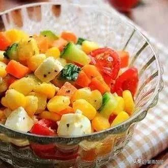 多彩生活金秋十月,多彩夏日生活英语作文