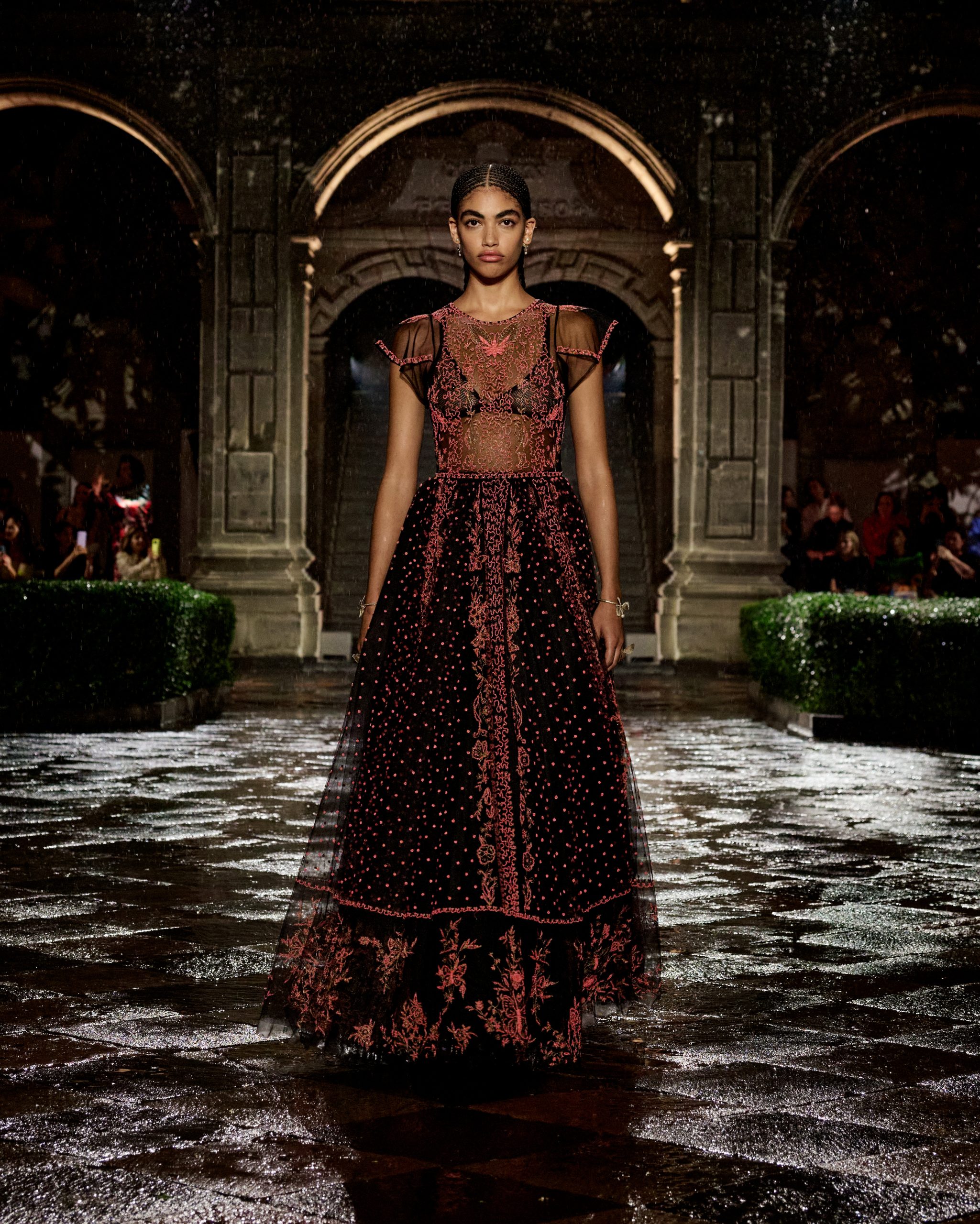 每周时报｜在博物馆也能遇见挚爱？跟随DIOR到墨西哥一探究竟