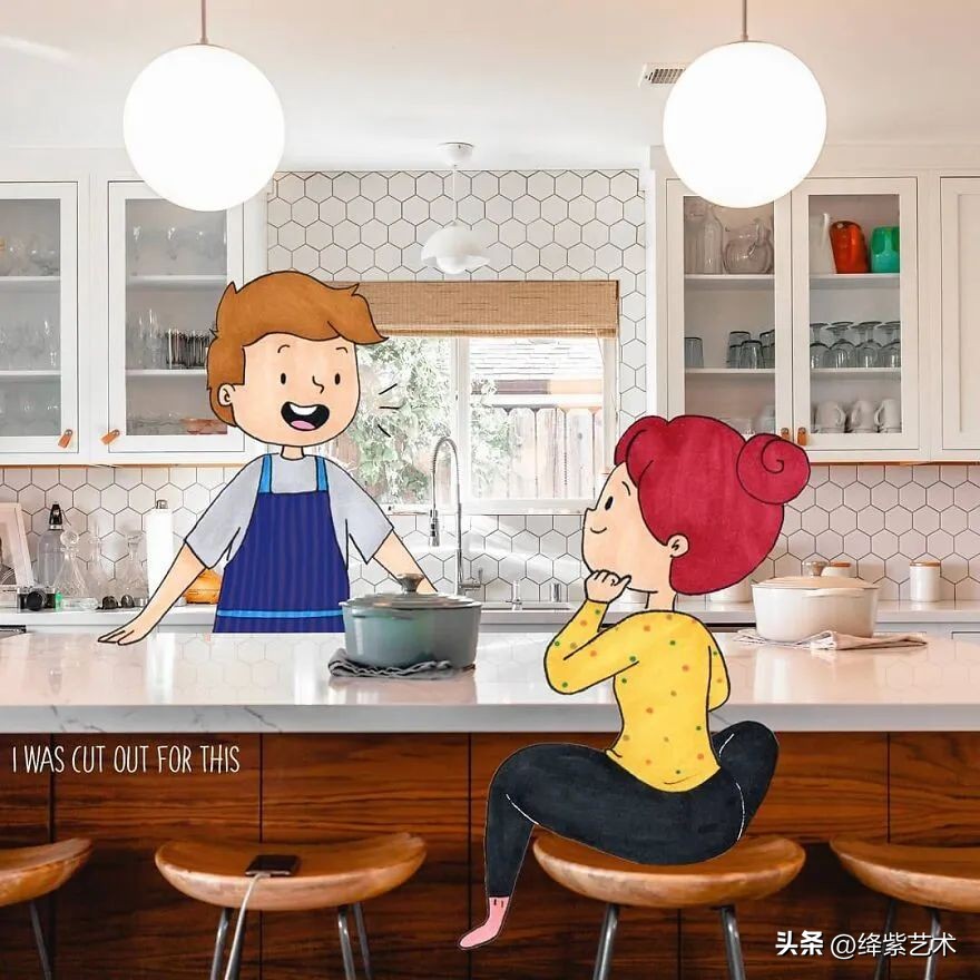 太甜蜜了，小情侣用卡通卡片人物，记录亲密旅行时刻