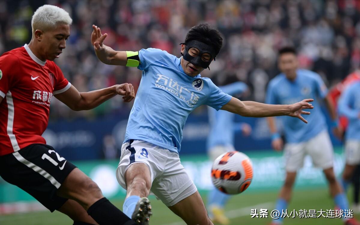 朱挺惯用脚,朱挺踩球