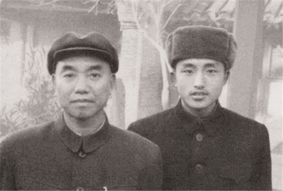 八路军6个师长唯独他没有成为元帅，晚年担任副主席，儿子是将军