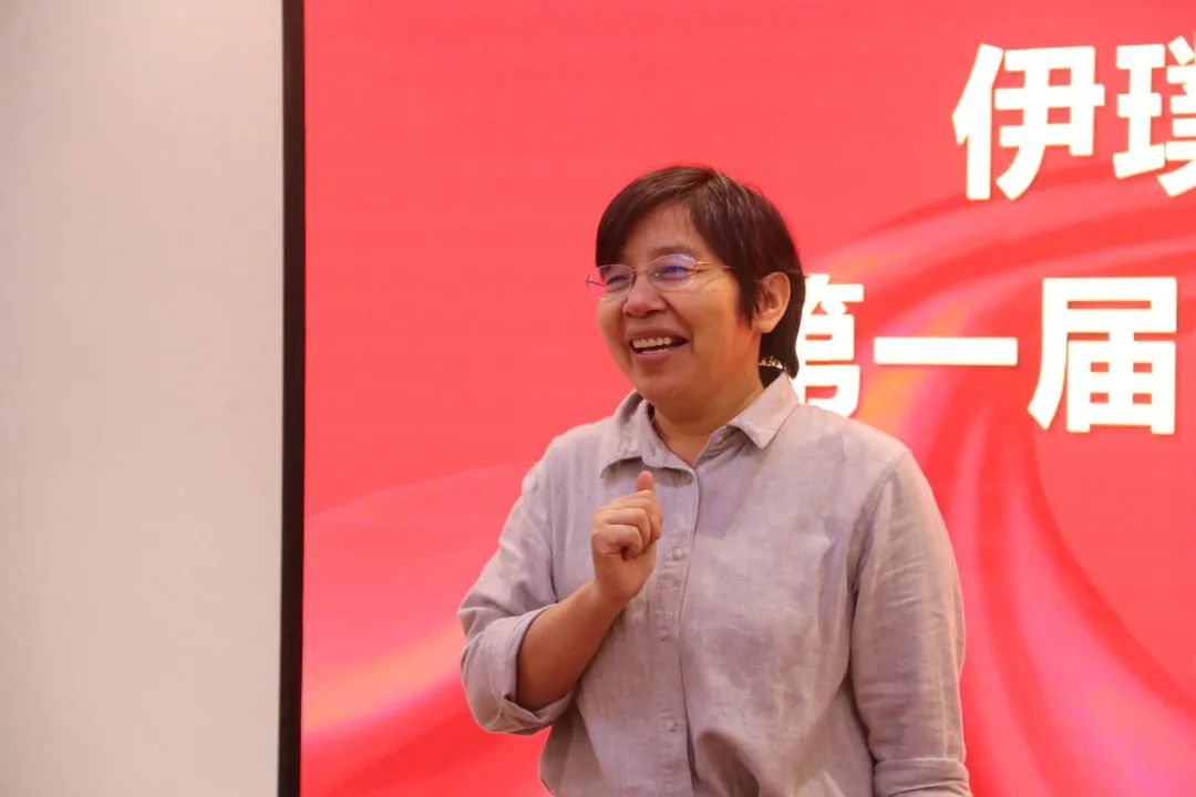 话心声共成长——记伊璞高中第一届青年教师沙龙会