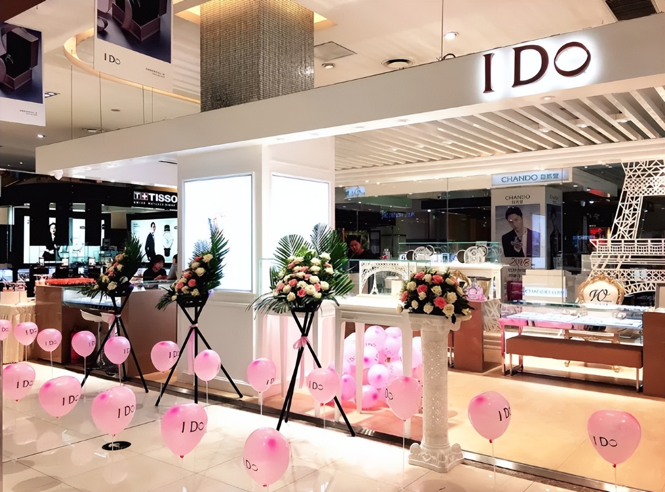 钻石的真相：一个婚庆帝国的崩塌