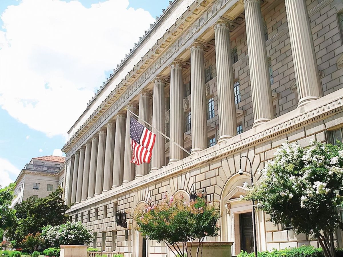 厄瓜多尔卖武器,厄瓜多尔低价购买装备