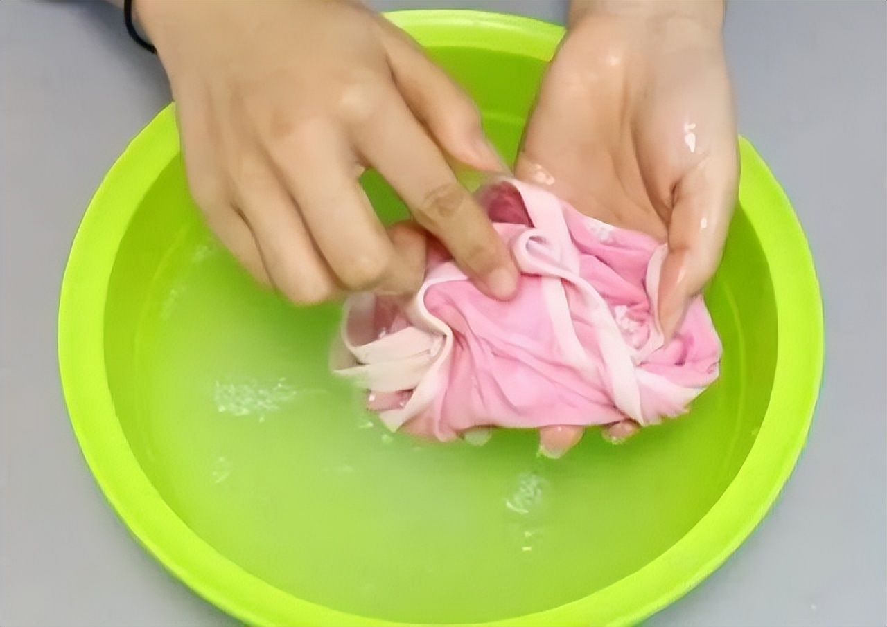 为啥会一打喷嚏、咳嗽就漏尿？妇科：这3类人，早做筛查