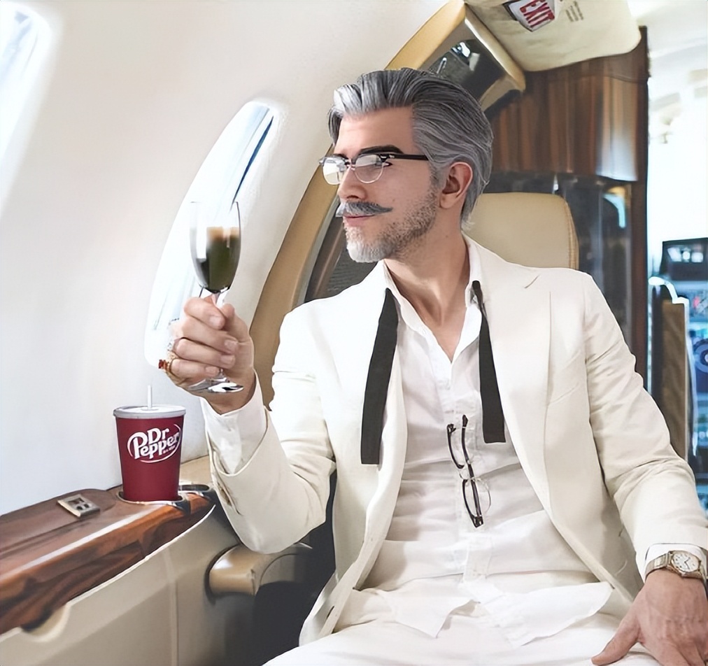 麦当劳制服对比肯德基,麦当劳靠什么完爆肯德基