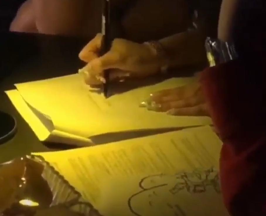 高三女生一边蹦迪一边写作业,高三女生蹦迪