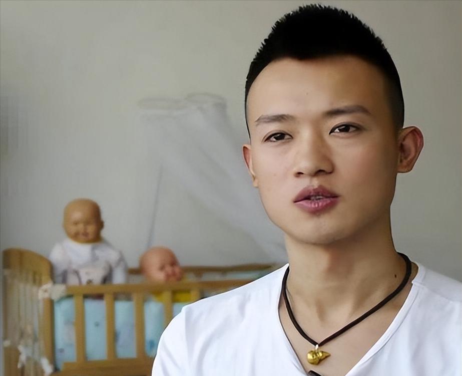 90后小伙转行做催乳师,90后小伙学催乳