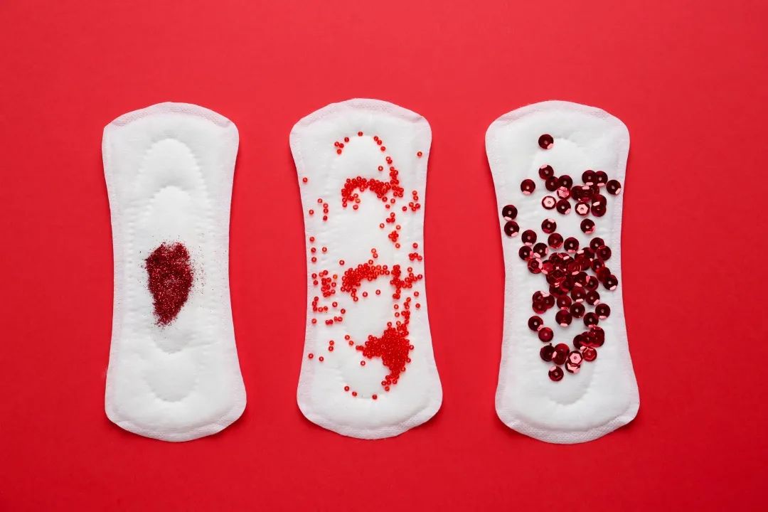 月经有发黑的血块，是因为身体在“排毒”？