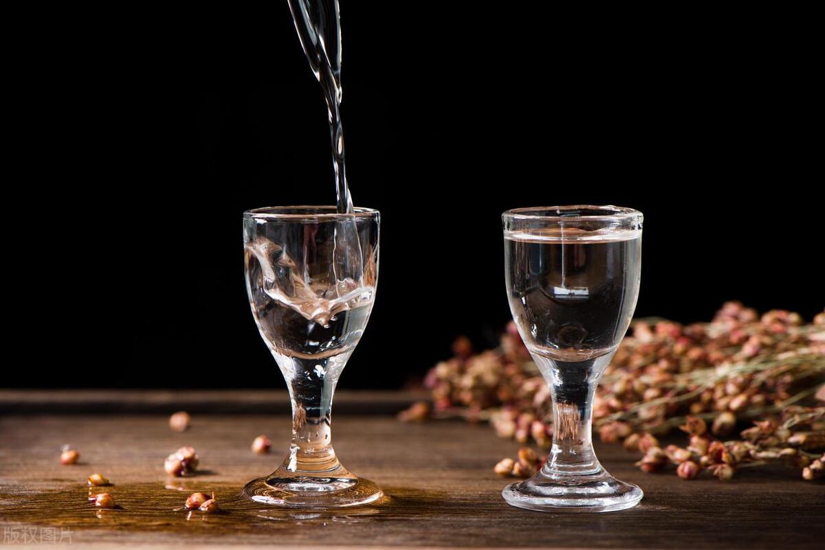 什么是特发性震颤什么是帕金森病,什么是特发性震颤吃什么药