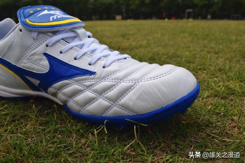夏季重温2002世界杯的荣光，美津浓MIZUNOWAVECUPLEGENDAS足球鞋