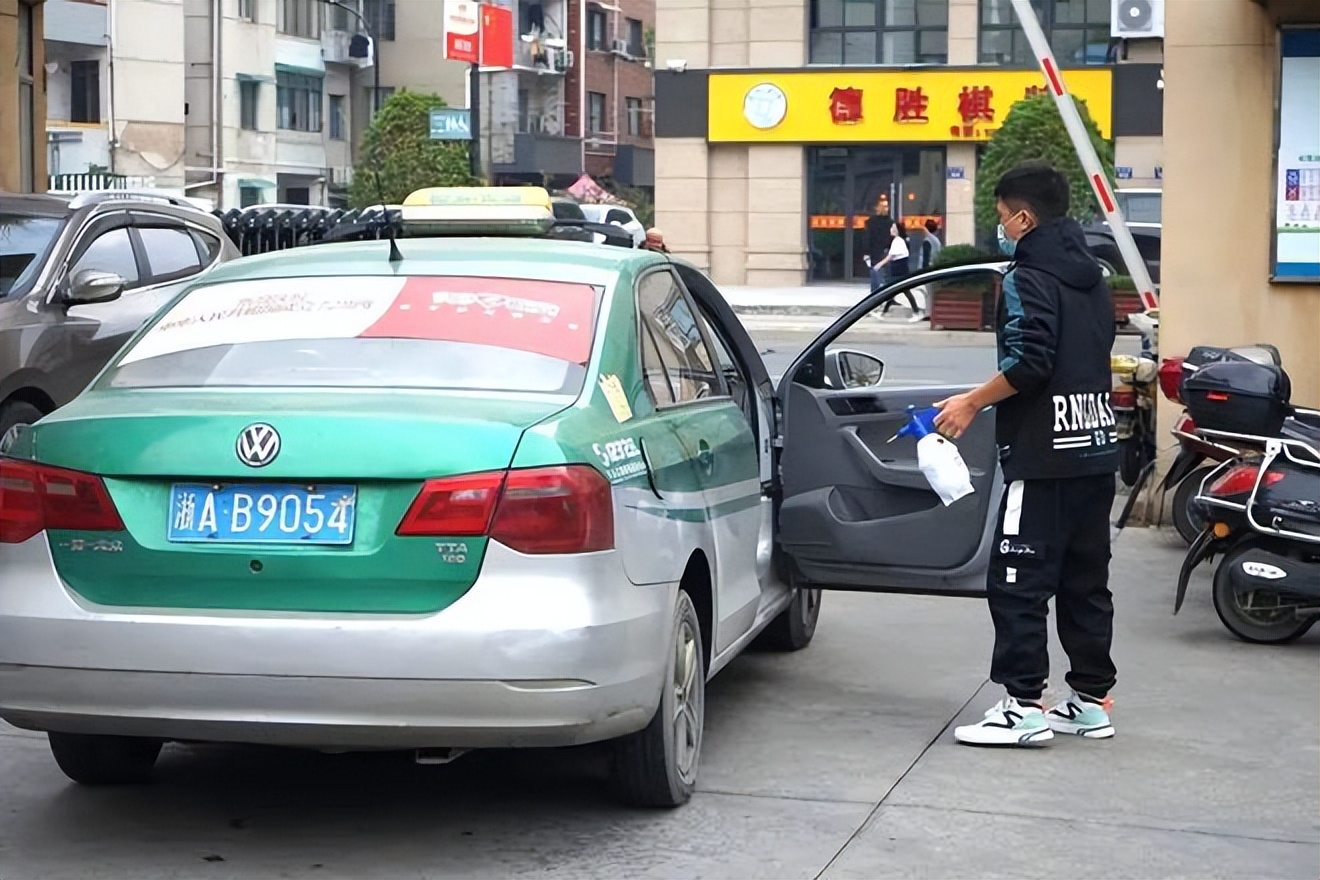 网约车起步价不可以比出租车低,出租车和网约车哪个前景更好