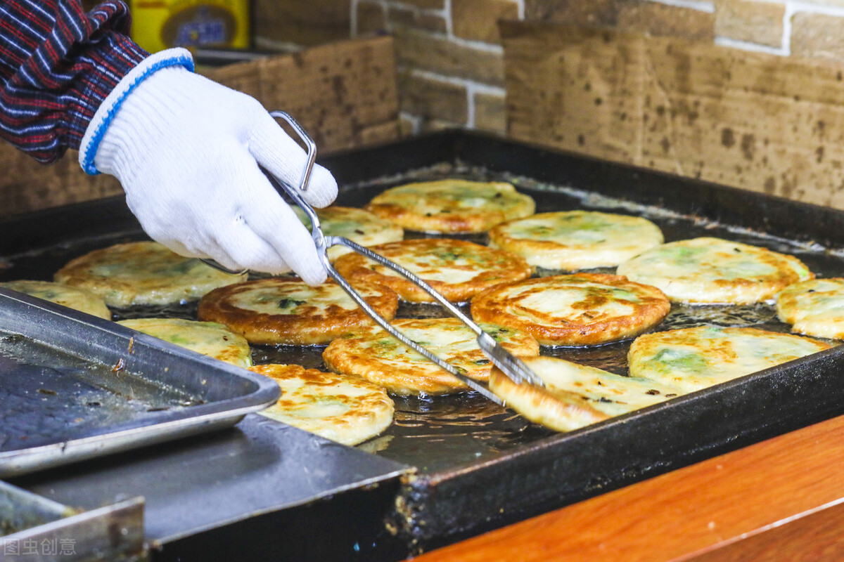 在成都普通上班族一年能存多少钱,成都工作一天要花费多少钱