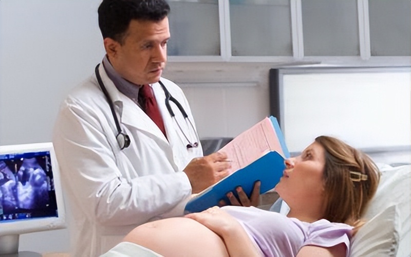 妇产科男医生在面对女性隐私部位时，会不会觉得尴尬？医生解释