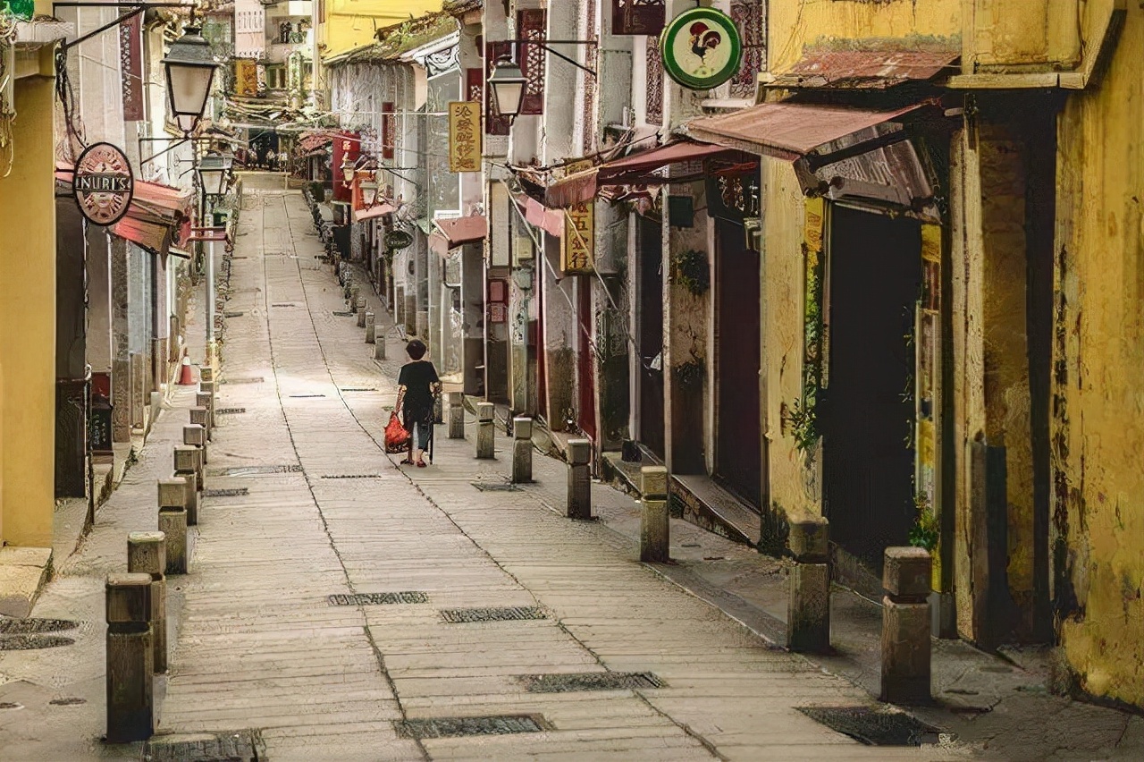 在澳门重生的当铺：依附*场赌**、售卖高奢品疯狂敛财，赌徒血本无归