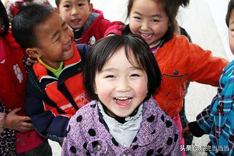 我一个月只赚3000，老婆却要买5000的包，知道真相后我承认我错了