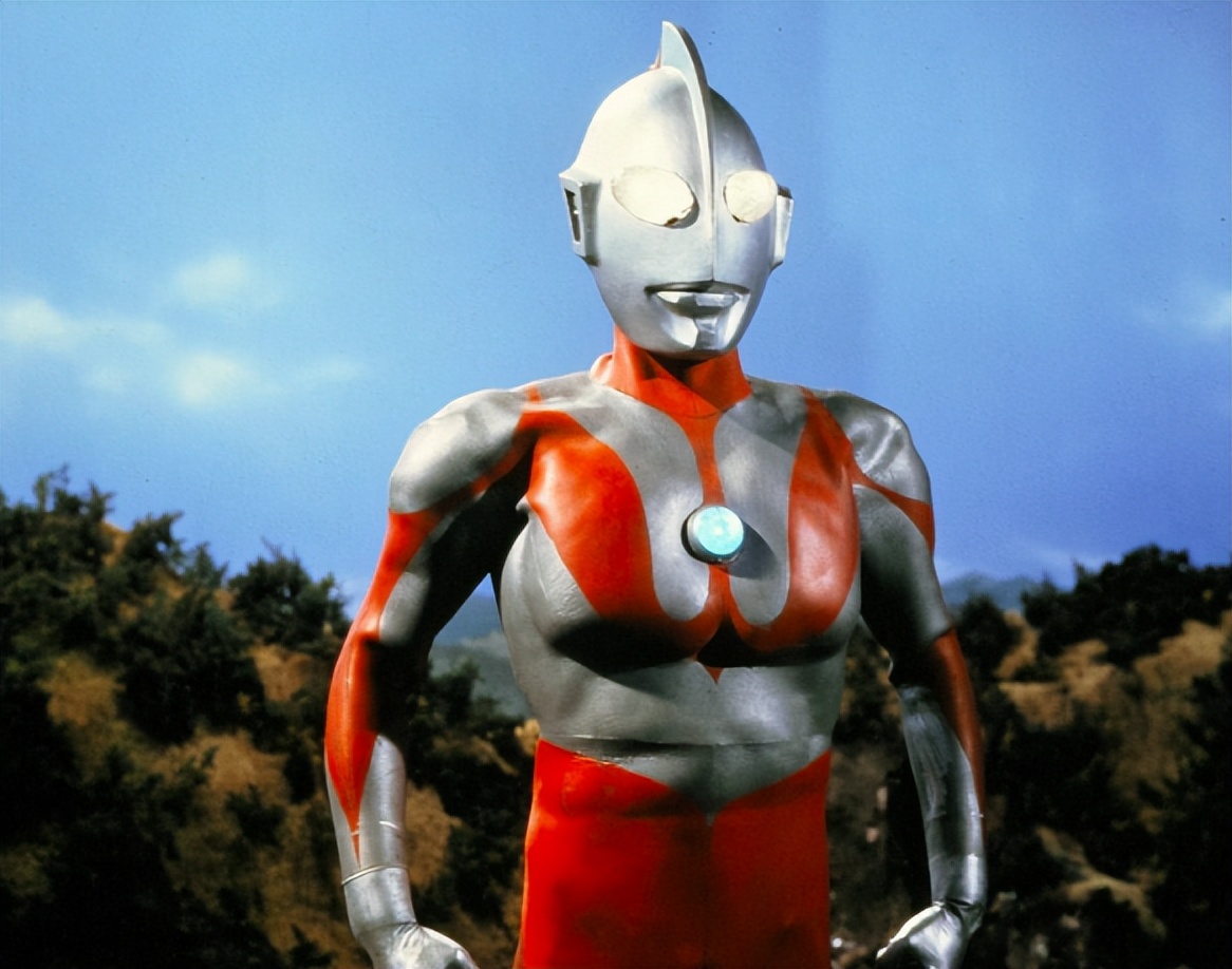 熊孩子用奶奶钱买奥特曼卡,10岁小朋友花9800买奥特卡