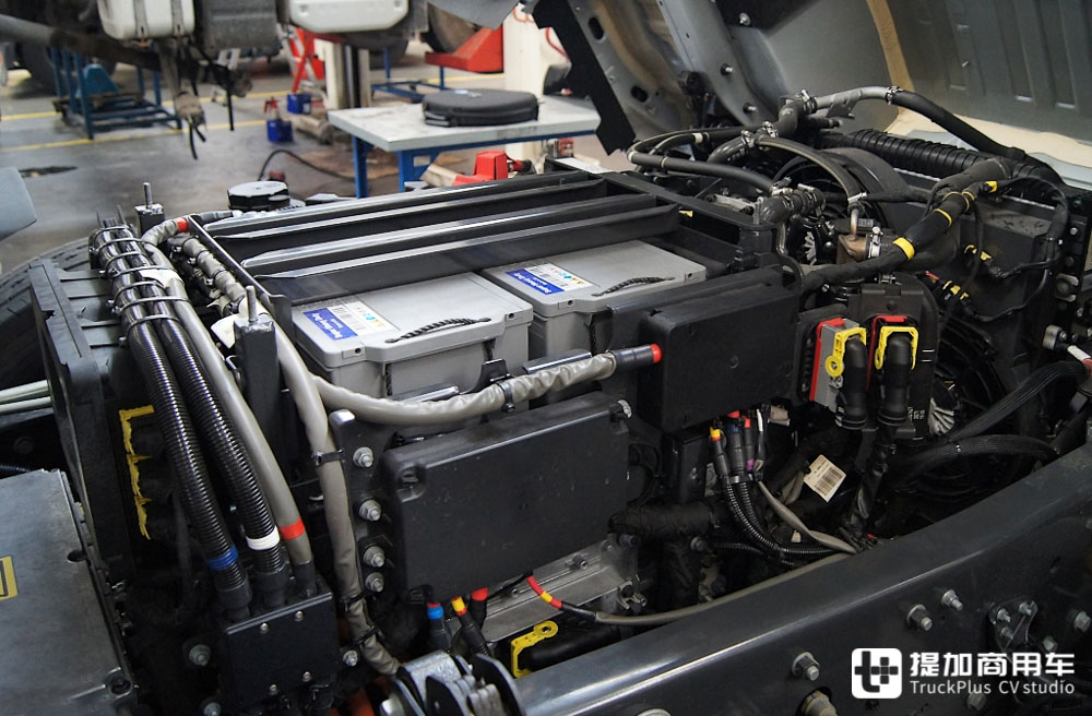 并不垃圾的垃圾车，已在波兰投放的雷诺D.ZE6x2电动环卫车实拍